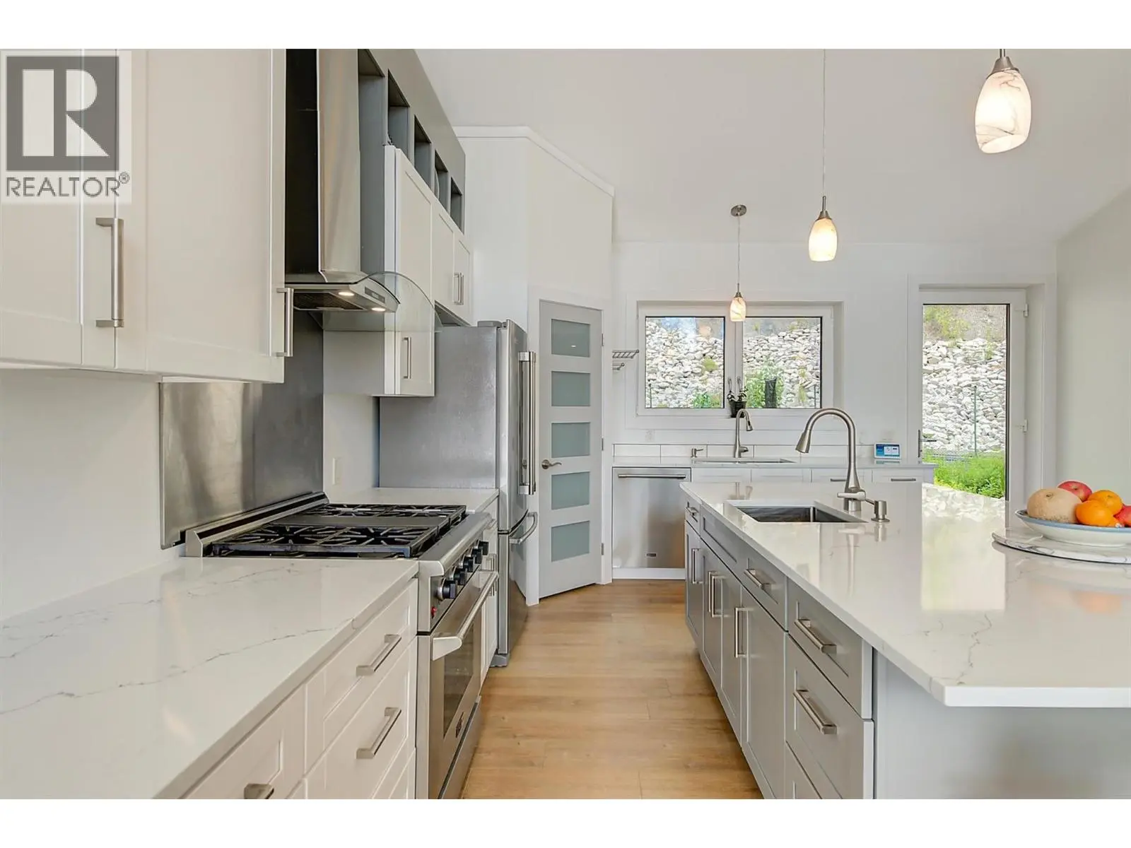 6131 Seymoure Lane. Peachland, British Columbia