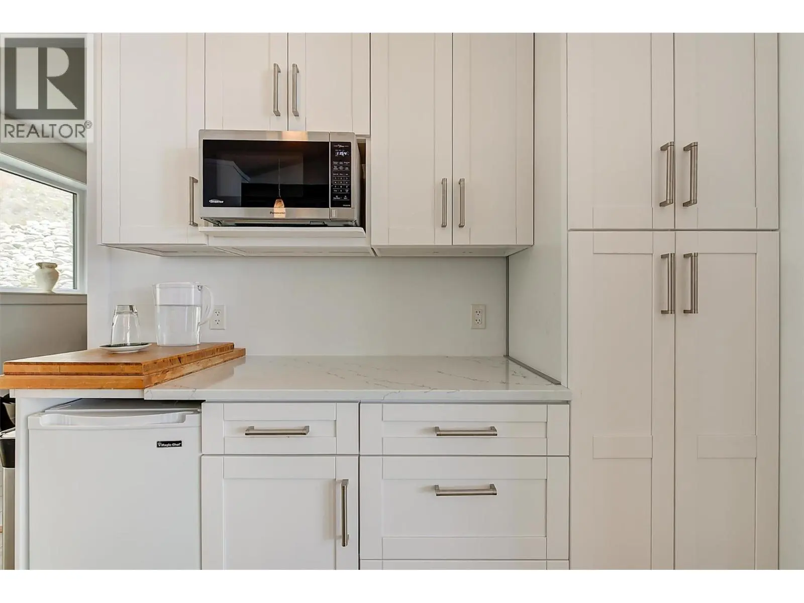 6131 Seymoure Lane. Peachland, British Columbia