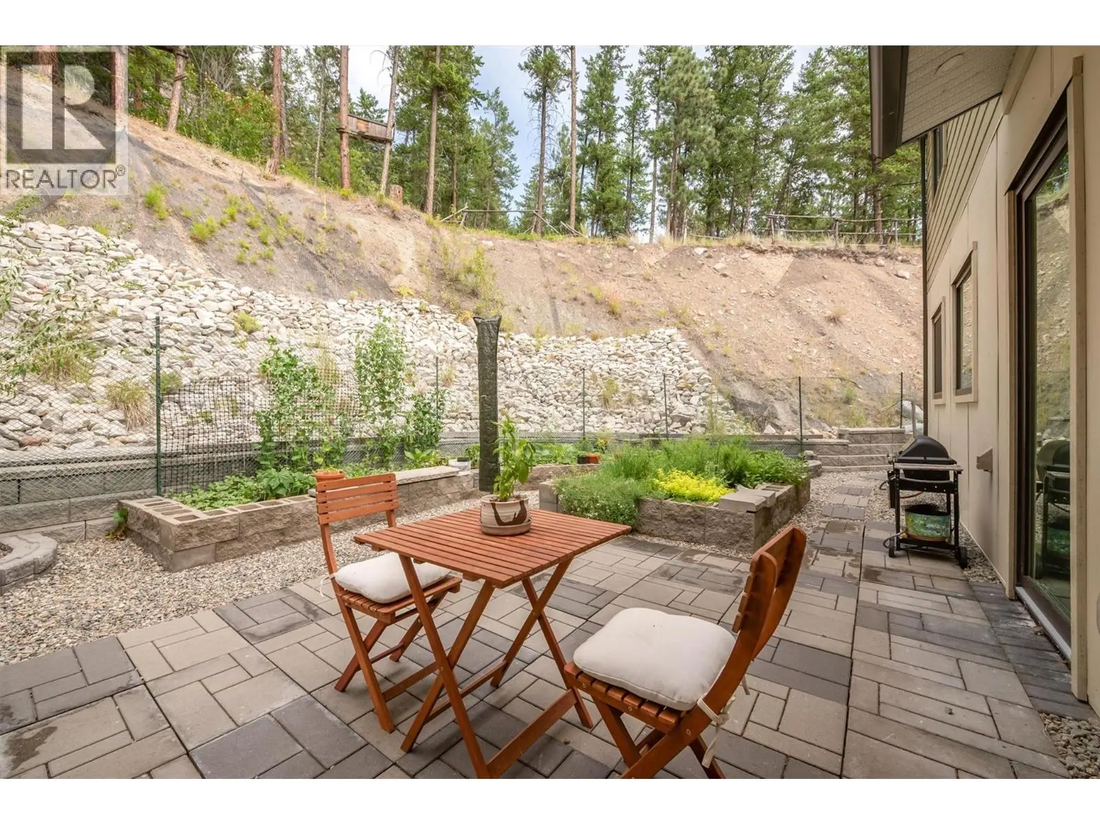 6131 Seymoure Lane. Peachland, British Columbia