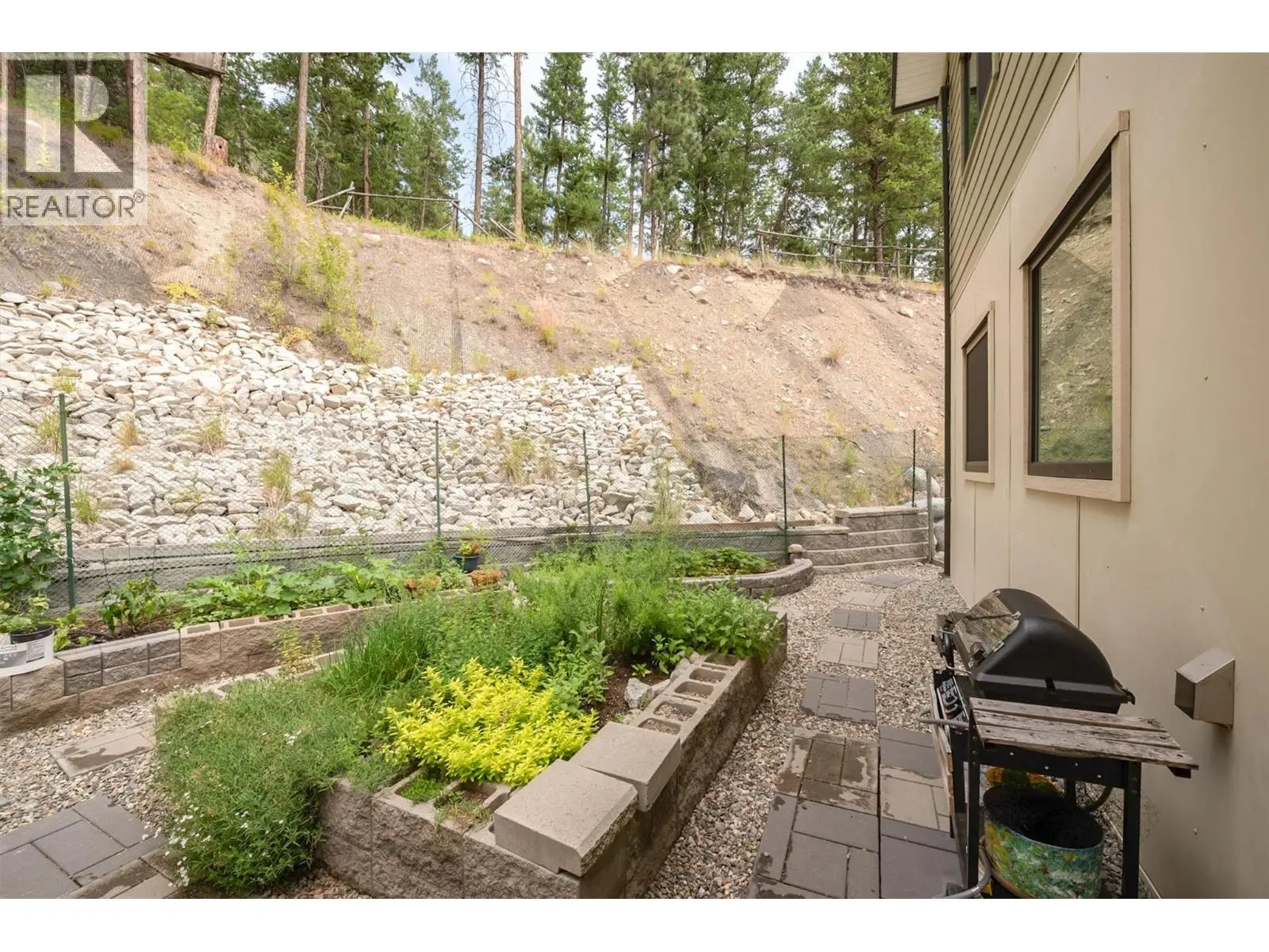 6131 Seymoure Lane. Peachland, British Columbia