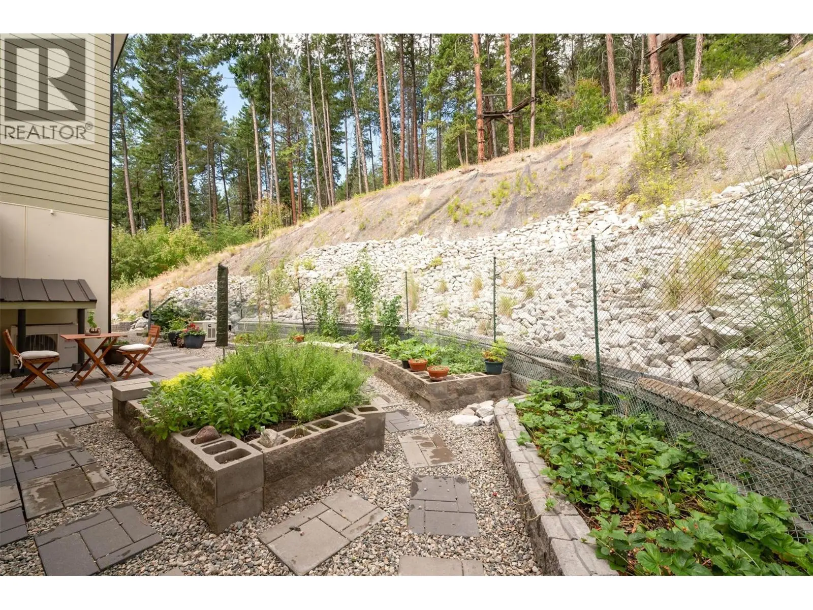 6131 Seymoure Lane. Peachland, British Columbia