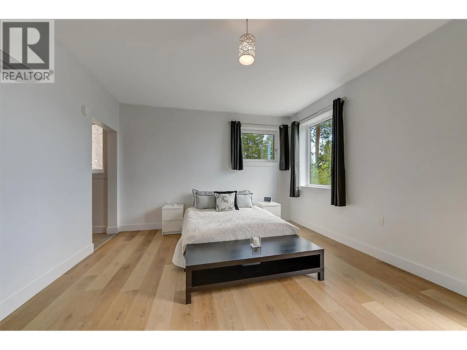 6131 Seymoure Lane. Peachland, British Columbia