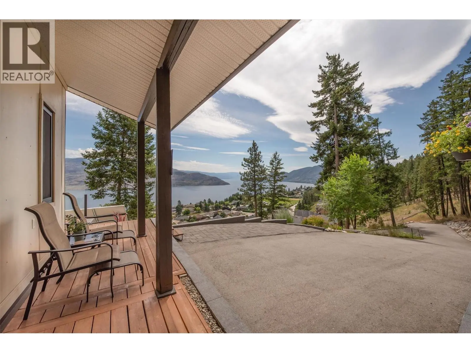 6131 Seymoure Lane. Peachland, British Columbia