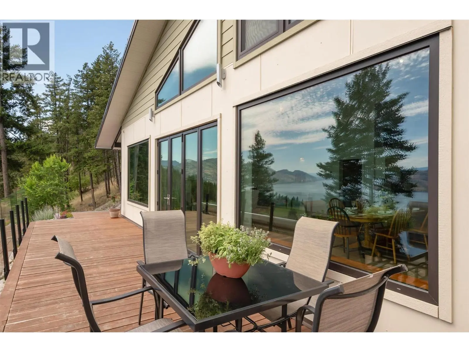 6131 Seymoure Lane. Peachland, British Columbia