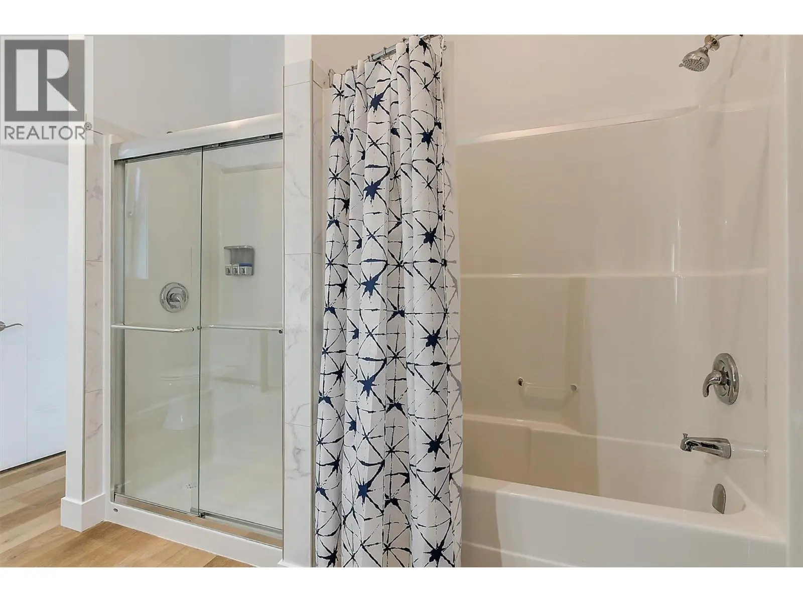 6131 Seymoure Lane. Peachland, British Columbia
