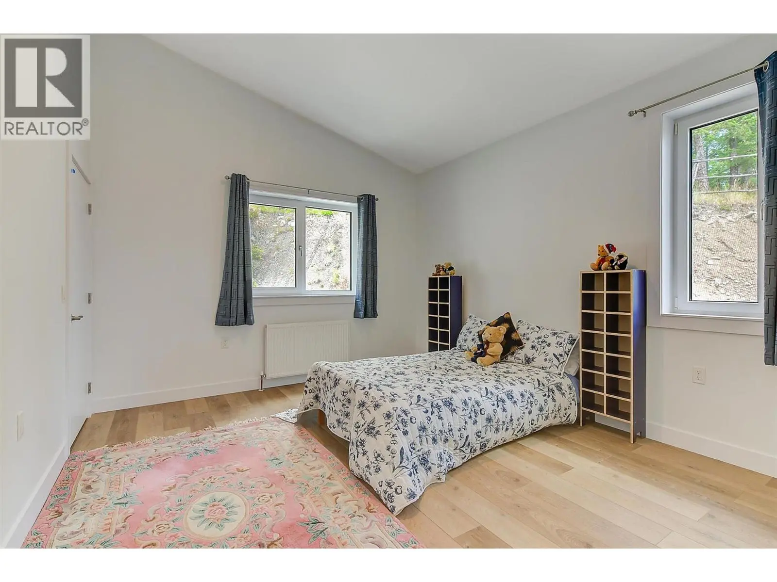 6131 Seymoure Lane. Peachland, British Columbia