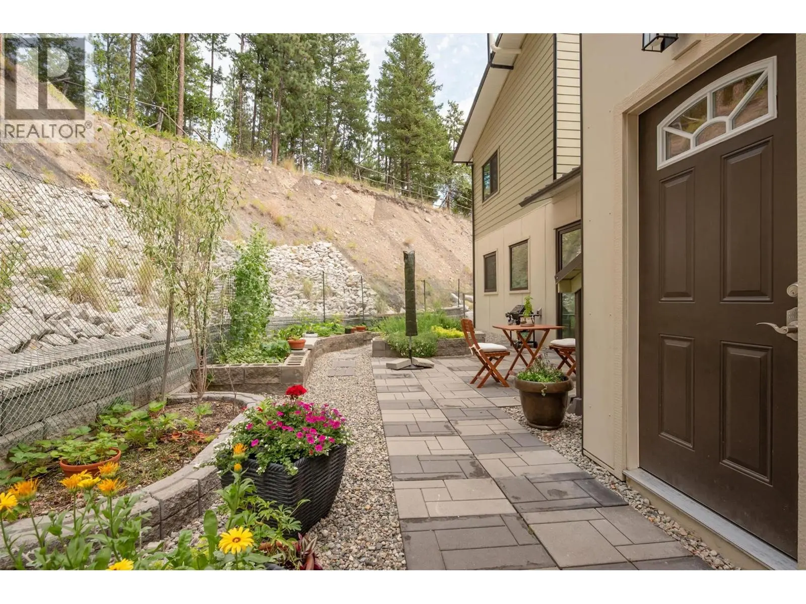 6131 Seymoure Lane. Peachland, British Columbia