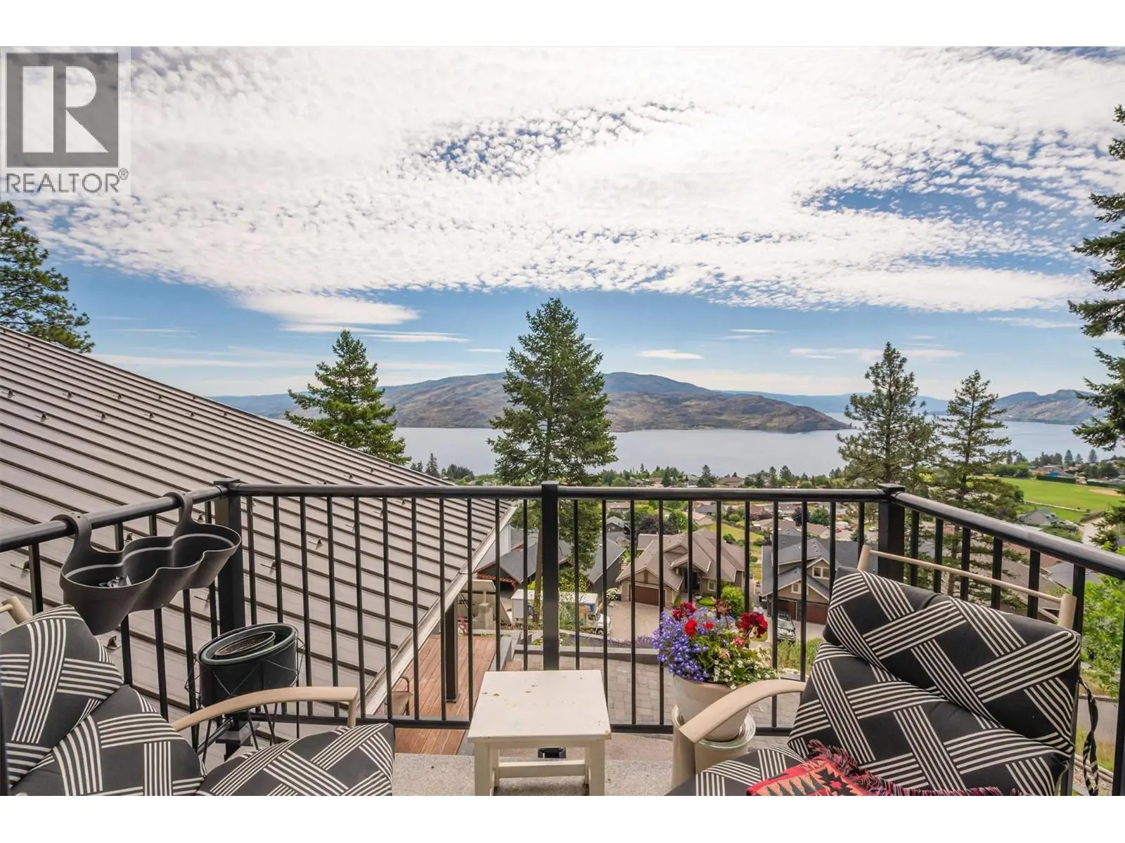 6131 Seymoure Lane. Peachland, British Columbia