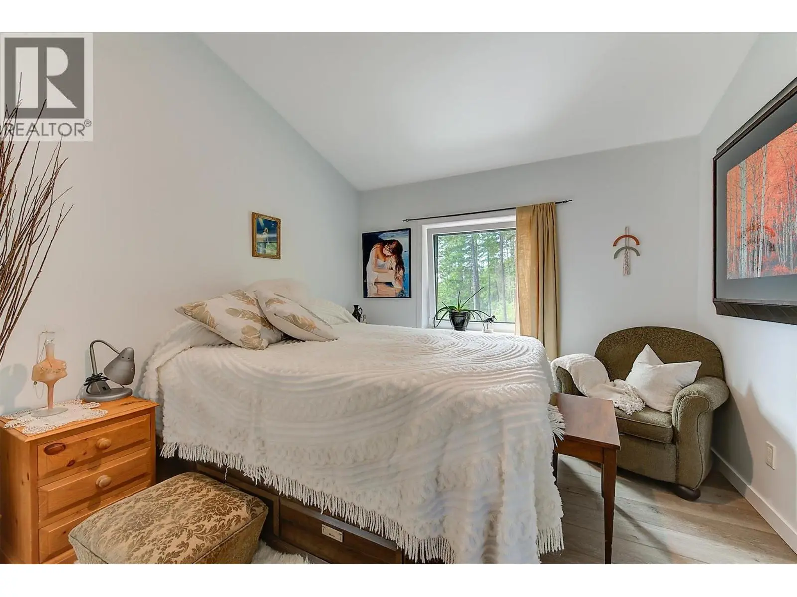 6131 Seymoure Lane. Peachland, British Columbia