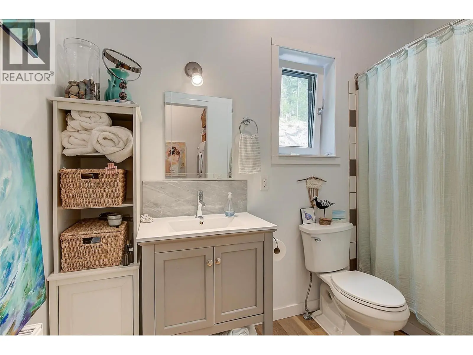 6131 Seymoure Lane. Peachland, British Columbia