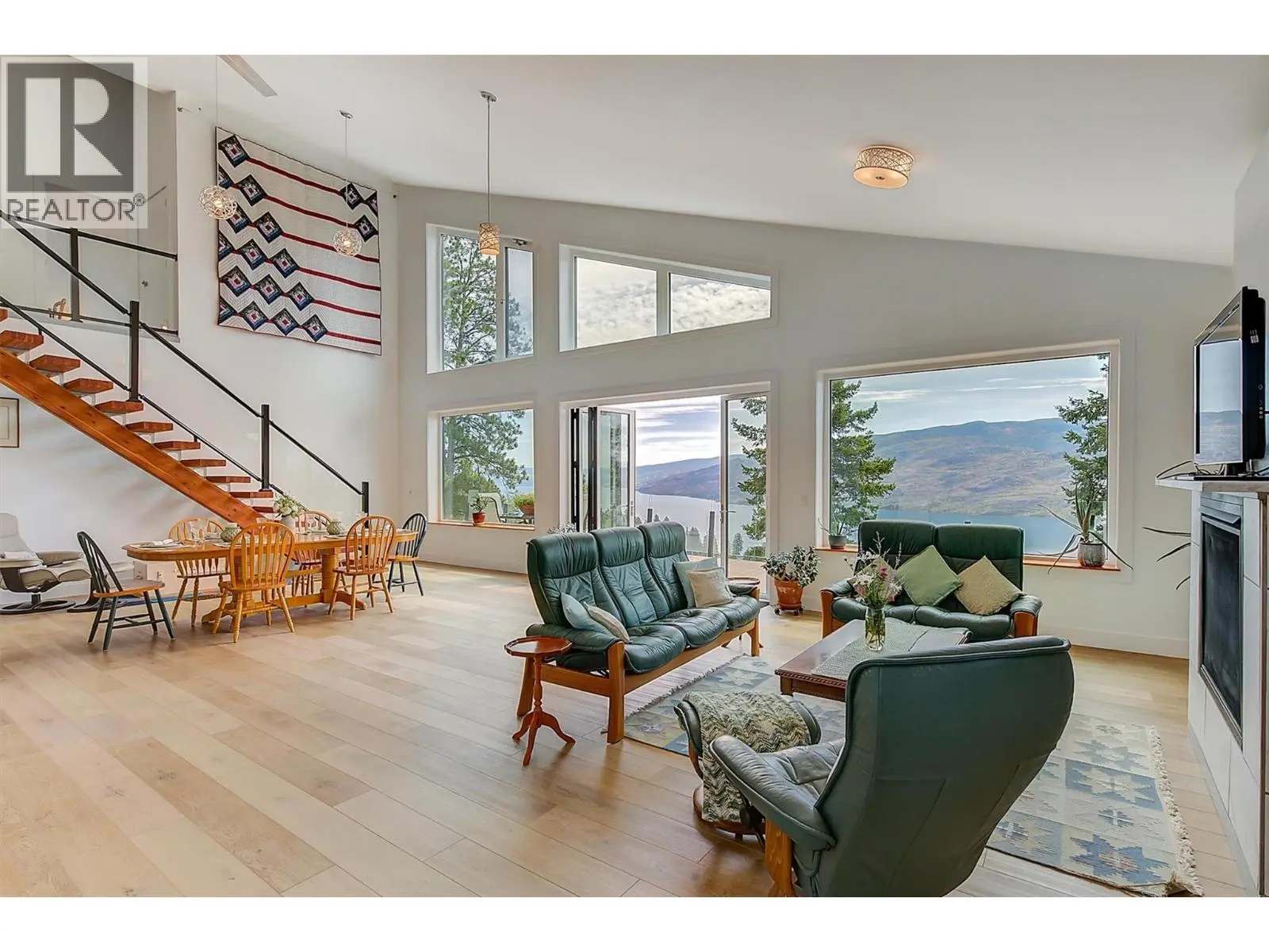 6131 Seymoure Lane. Peachland, British Columbia