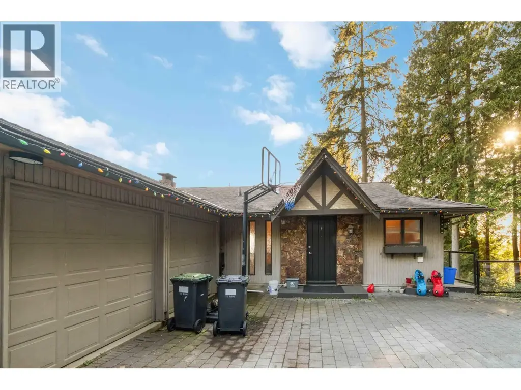 5189 Madeira Court, North Vancouver