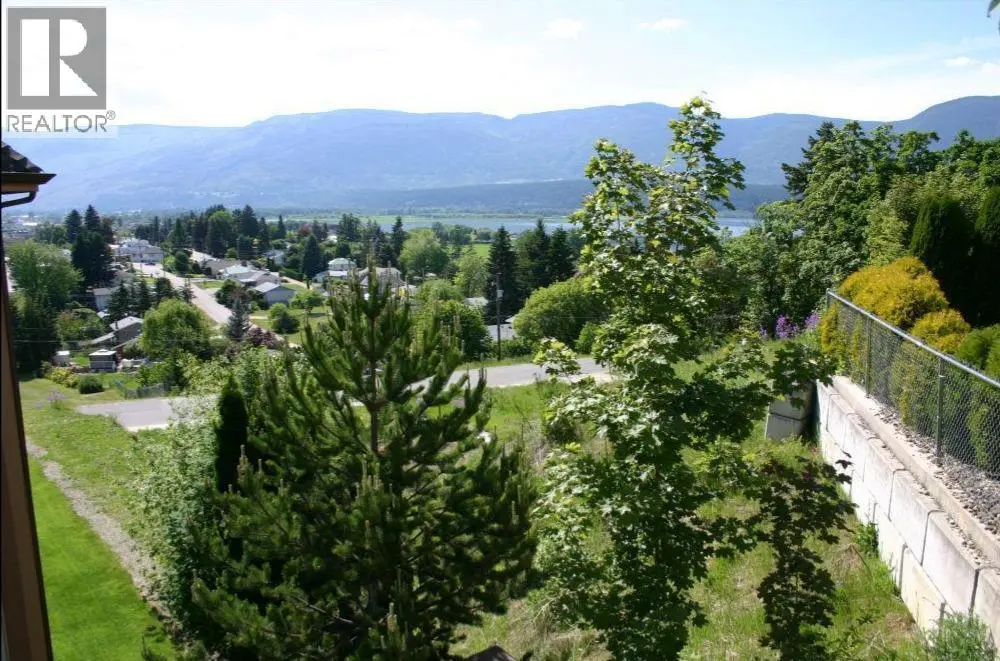 1351 10 Avenue Ne. Salmon Arm, British Columbia
