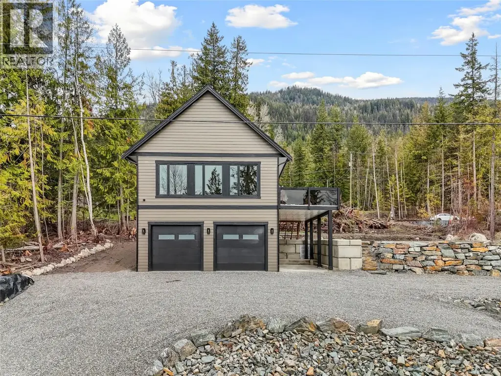 7455 Stampede Trail, Anglemont