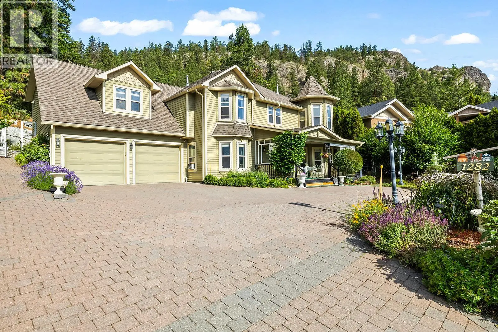 1282 Lakeview Cove Place. West Kelowna, British Columbia