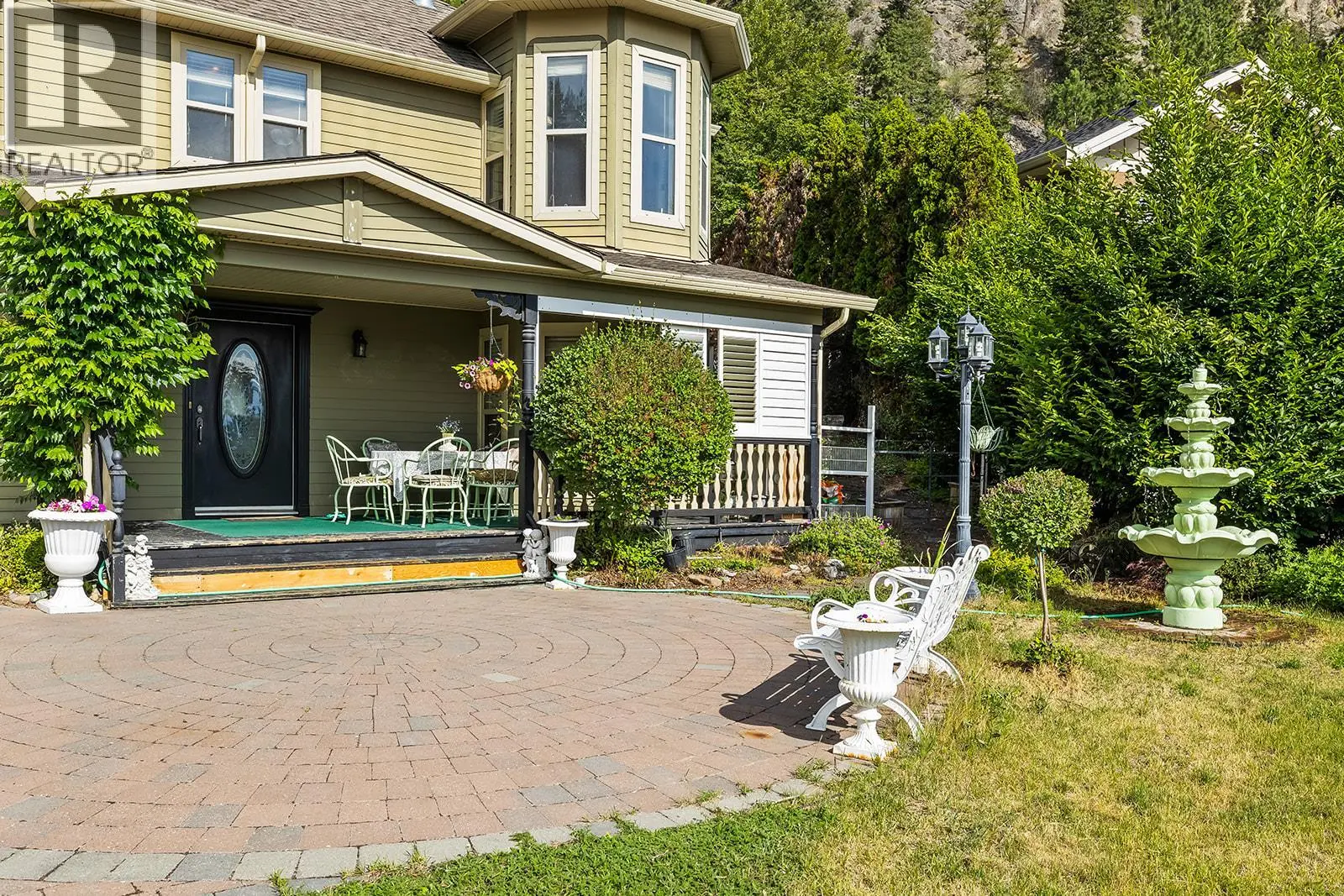 1282 Lakeview Cove Place. West Kelowna, British Columbia