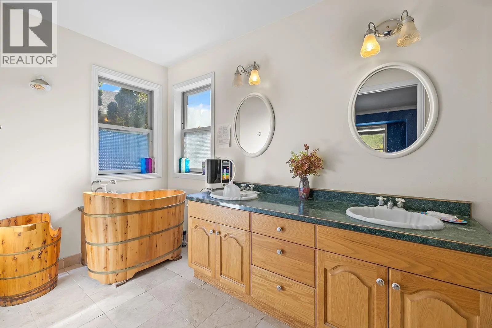 1282 Lakeview Cove Place. West Kelowna, British Columbia
