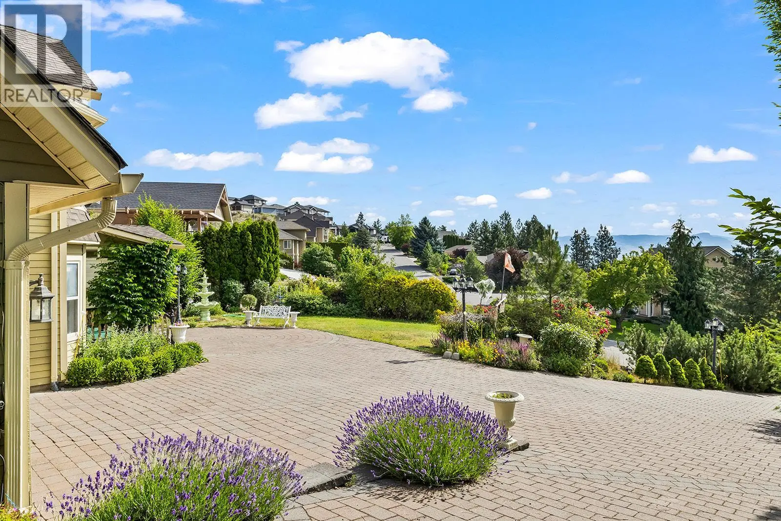 1282 Lakeview Cove Place. West Kelowna, British Columbia
