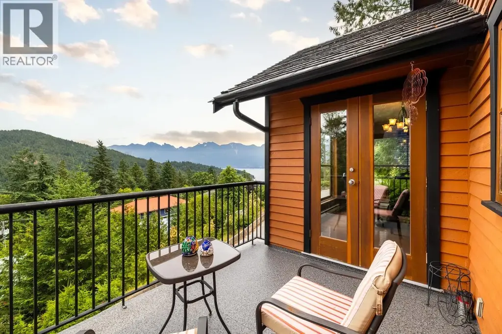 571 Roocroft Lane, Bowen Island