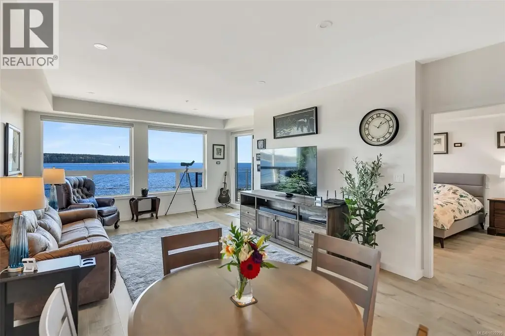 302 536 Island Hwy, Campbell River