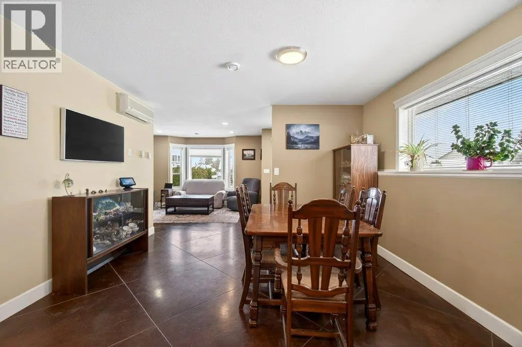 660 20 Street Ne Unit# 1. Salmon Arm, British Columbia