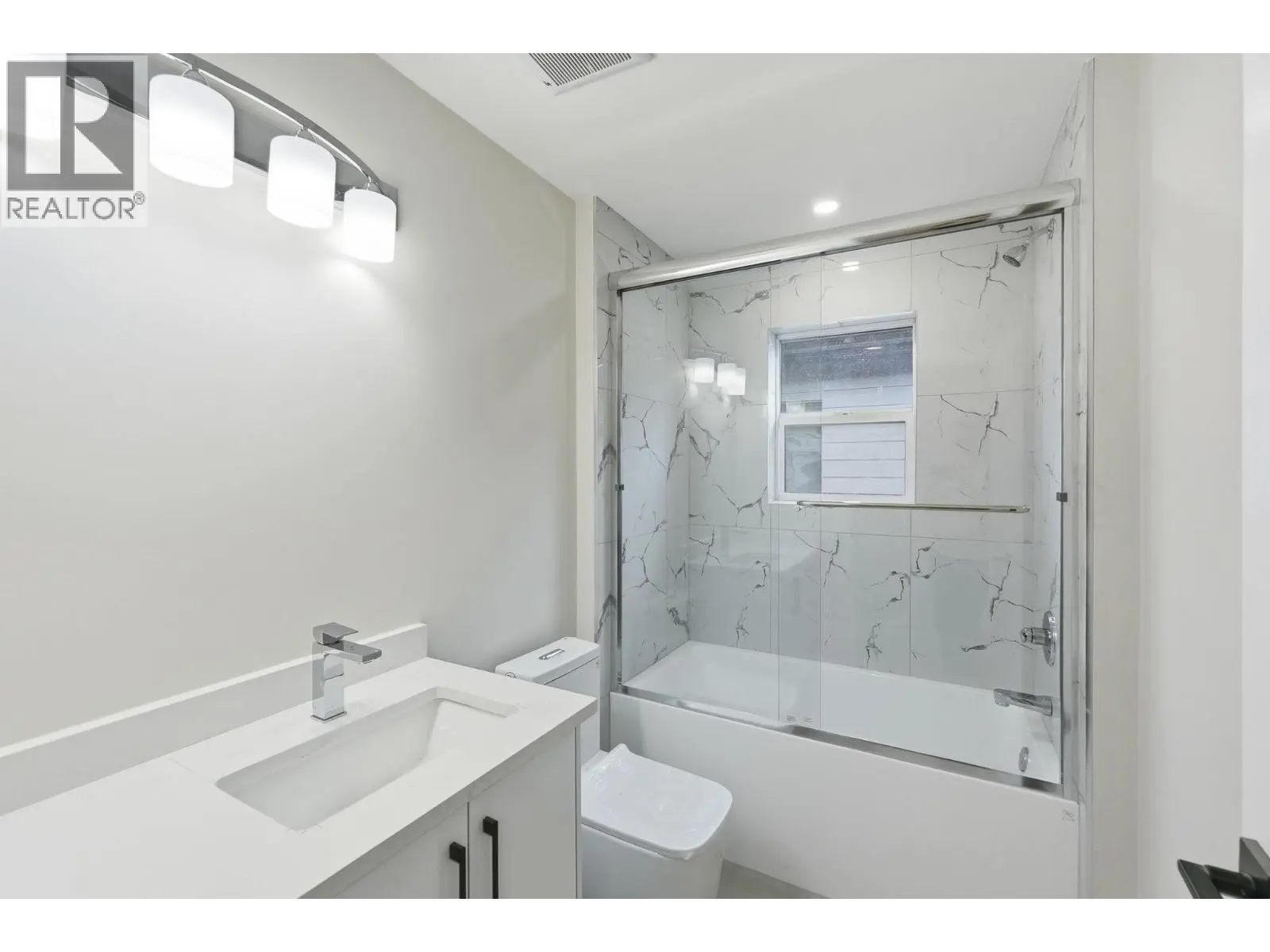 722 Coopland Crescent Unit# 4. Kelowna, British Columbia