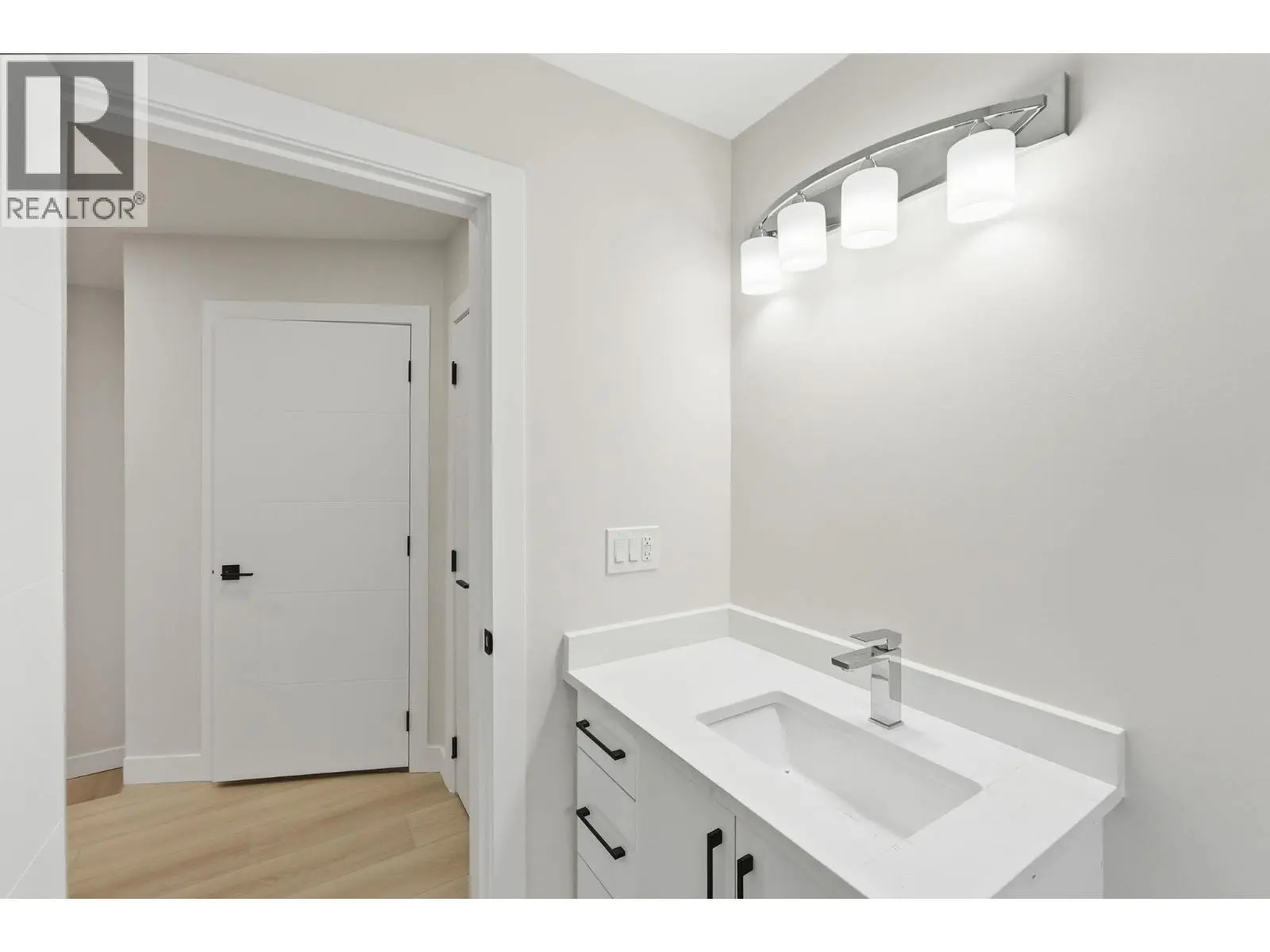 722 Coopland Crescent Unit# 4. Kelowna, British Columbia