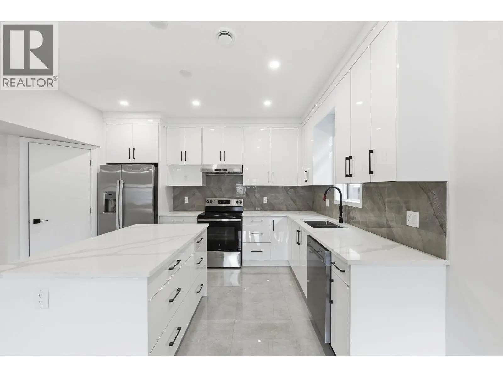 722 Coopland Crescent Unit# 4. Kelowna, British Columbia