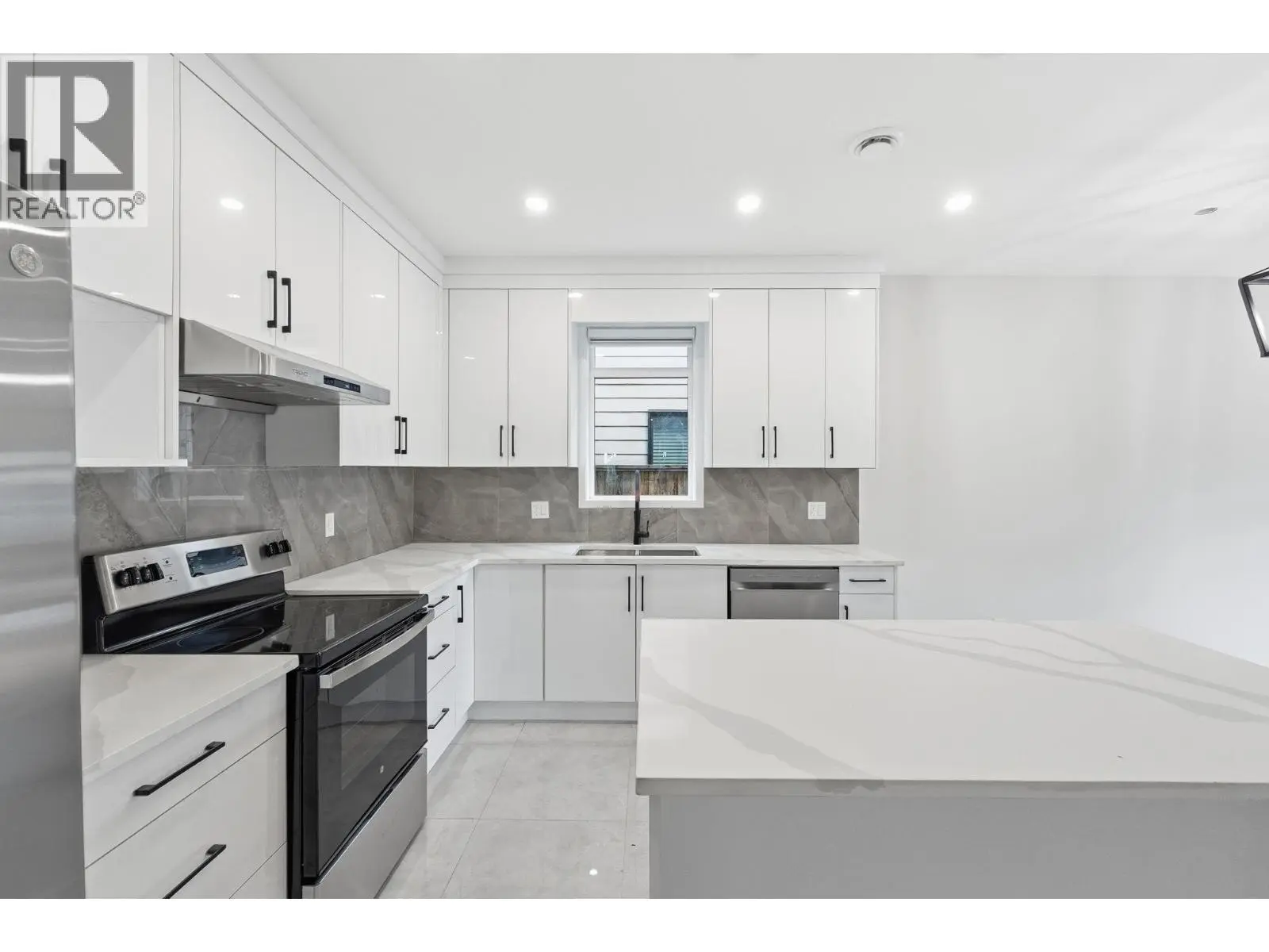 722 Coopland Crescent Unit# 4. Kelowna, British Columbia
