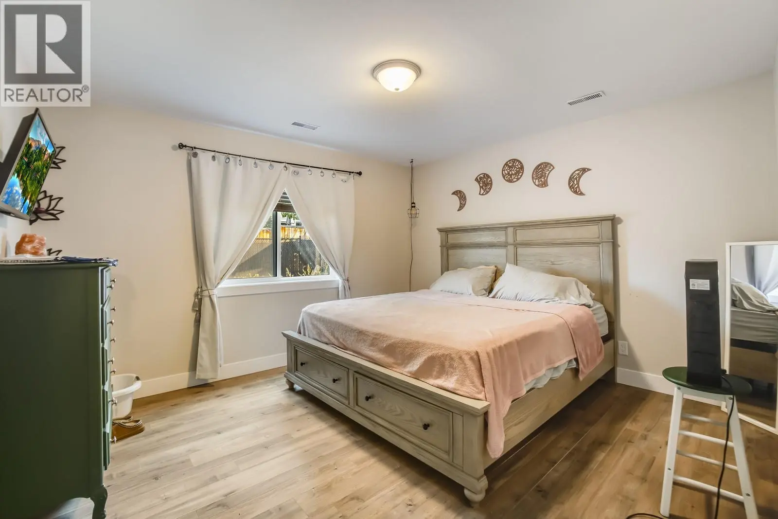 13093 Shoreline Drive. Lake Country, British Columbia