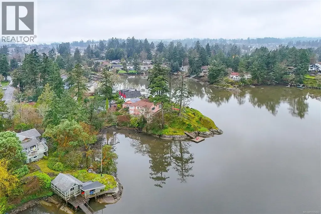 2898 Glenwood Ave, Saanich