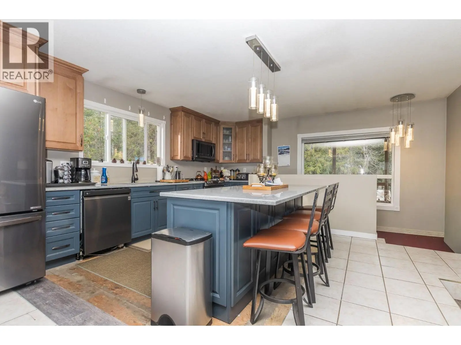 5487 Prosh Frontage Road. Malakwa, British Columbia
