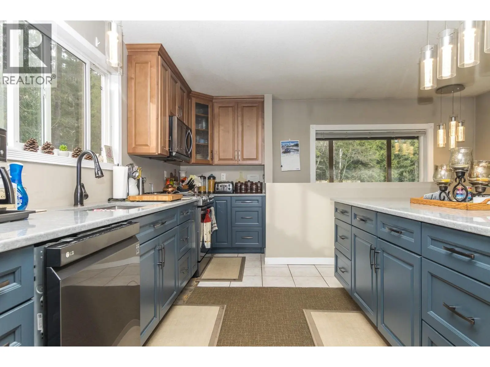 5487 Prosh Frontage Road. Malakwa, British Columbia