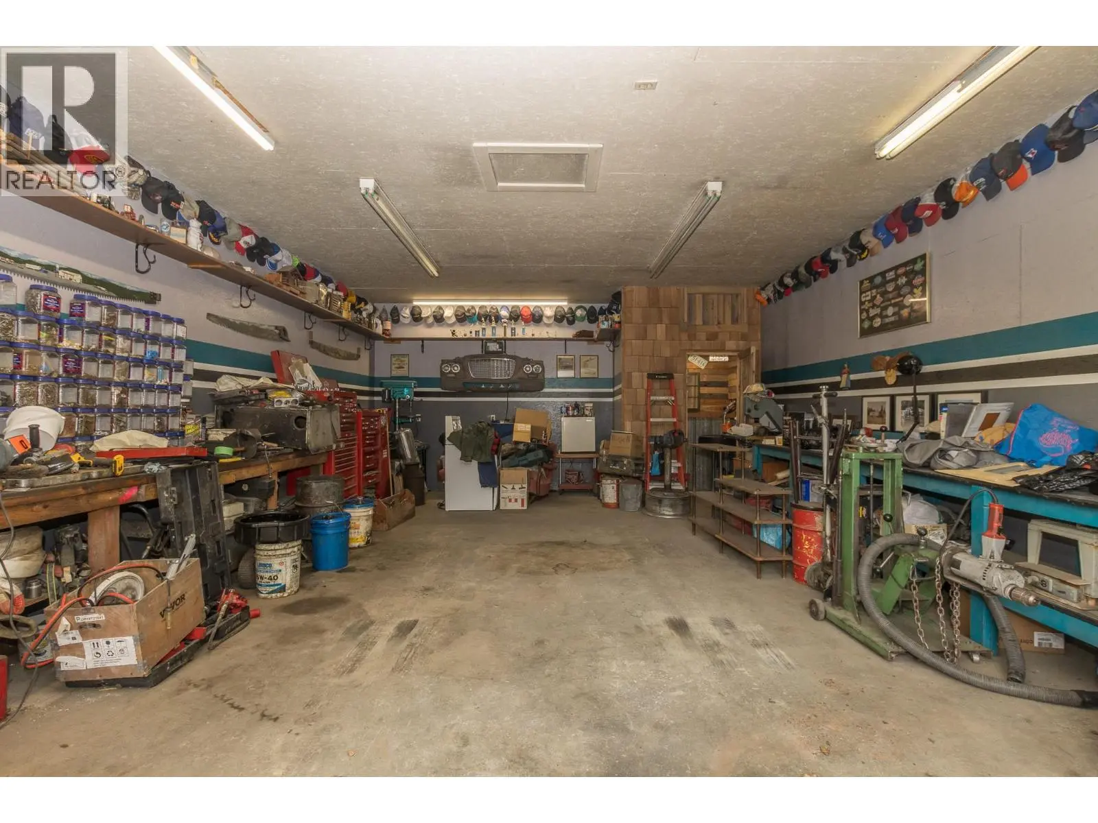 5487 Prosh Frontage Road. Malakwa, British Columbia