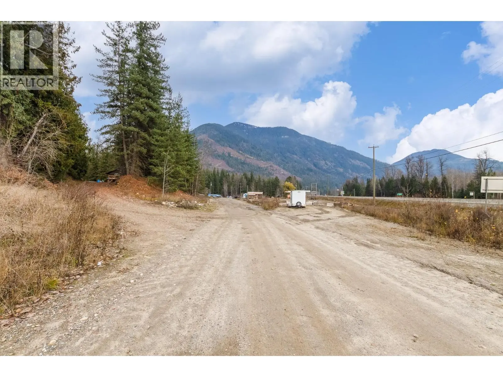 5487 Prosh Frontage Road. Malakwa, British Columbia