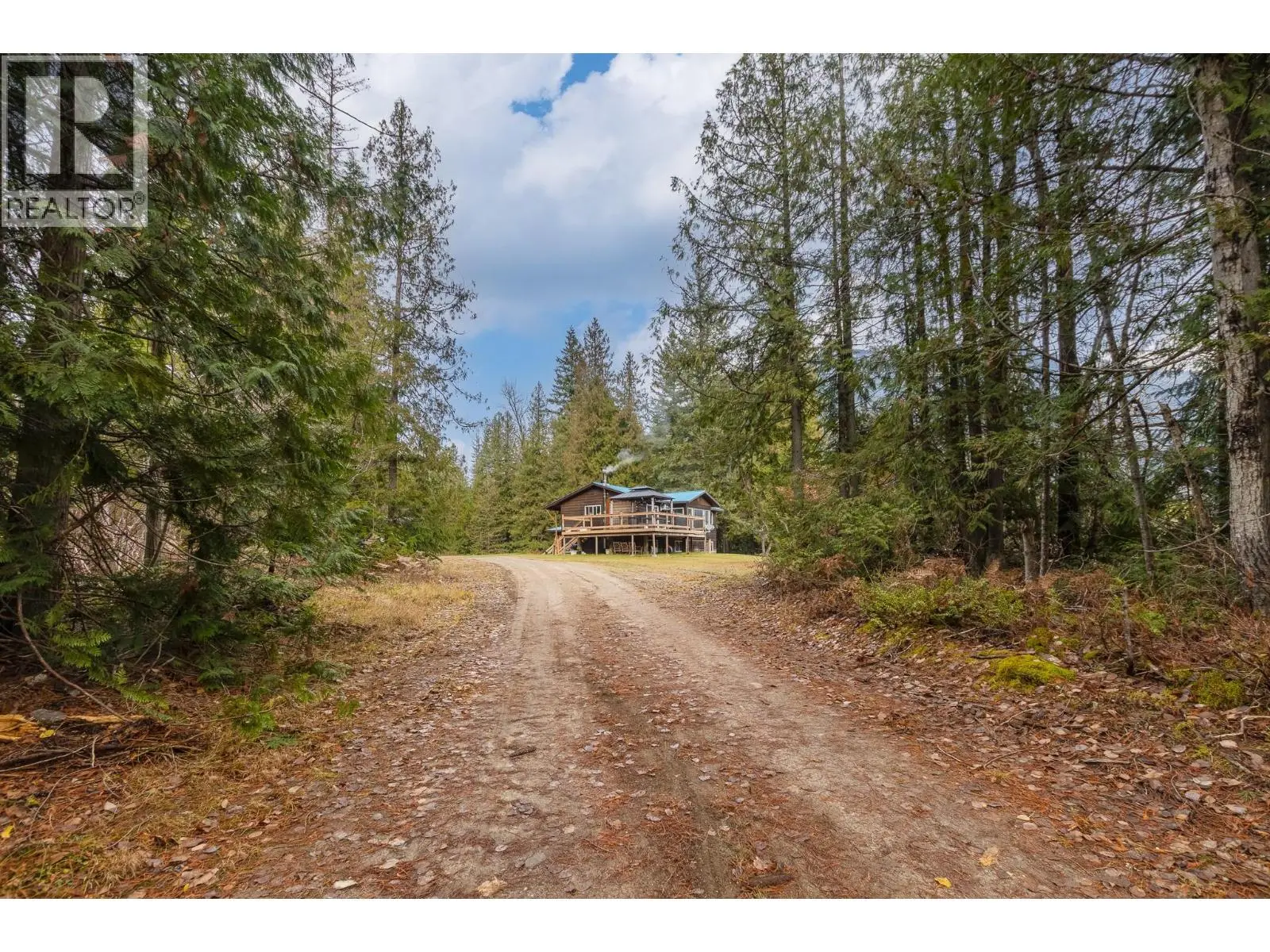 5487 Prosh Frontage Road. Malakwa, British Columbia