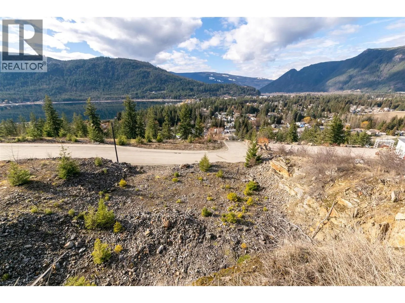 283 Bayview Drive. Sicamous, British Columbia