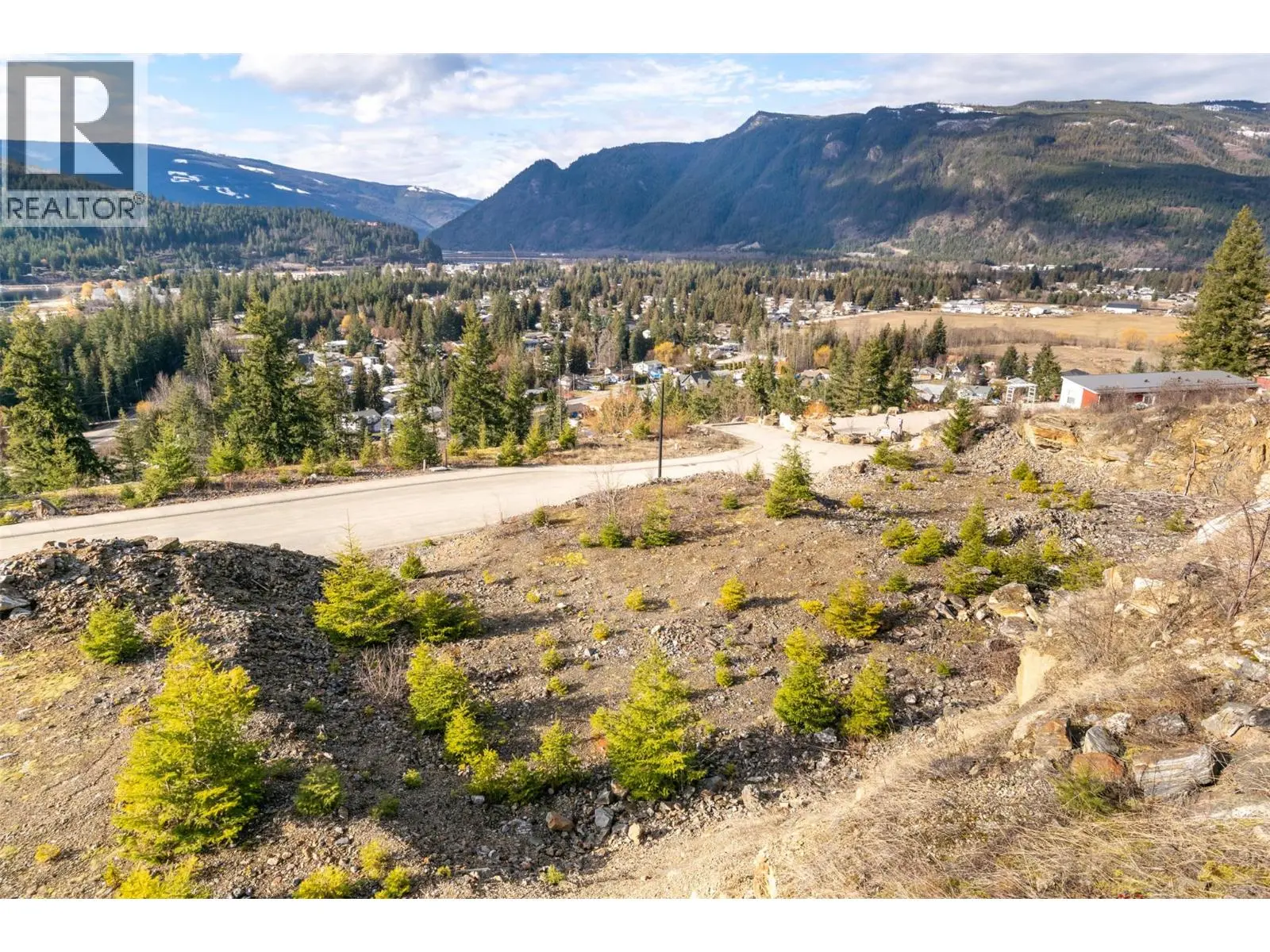 283 Bayview Drive. Sicamous, British Columbia