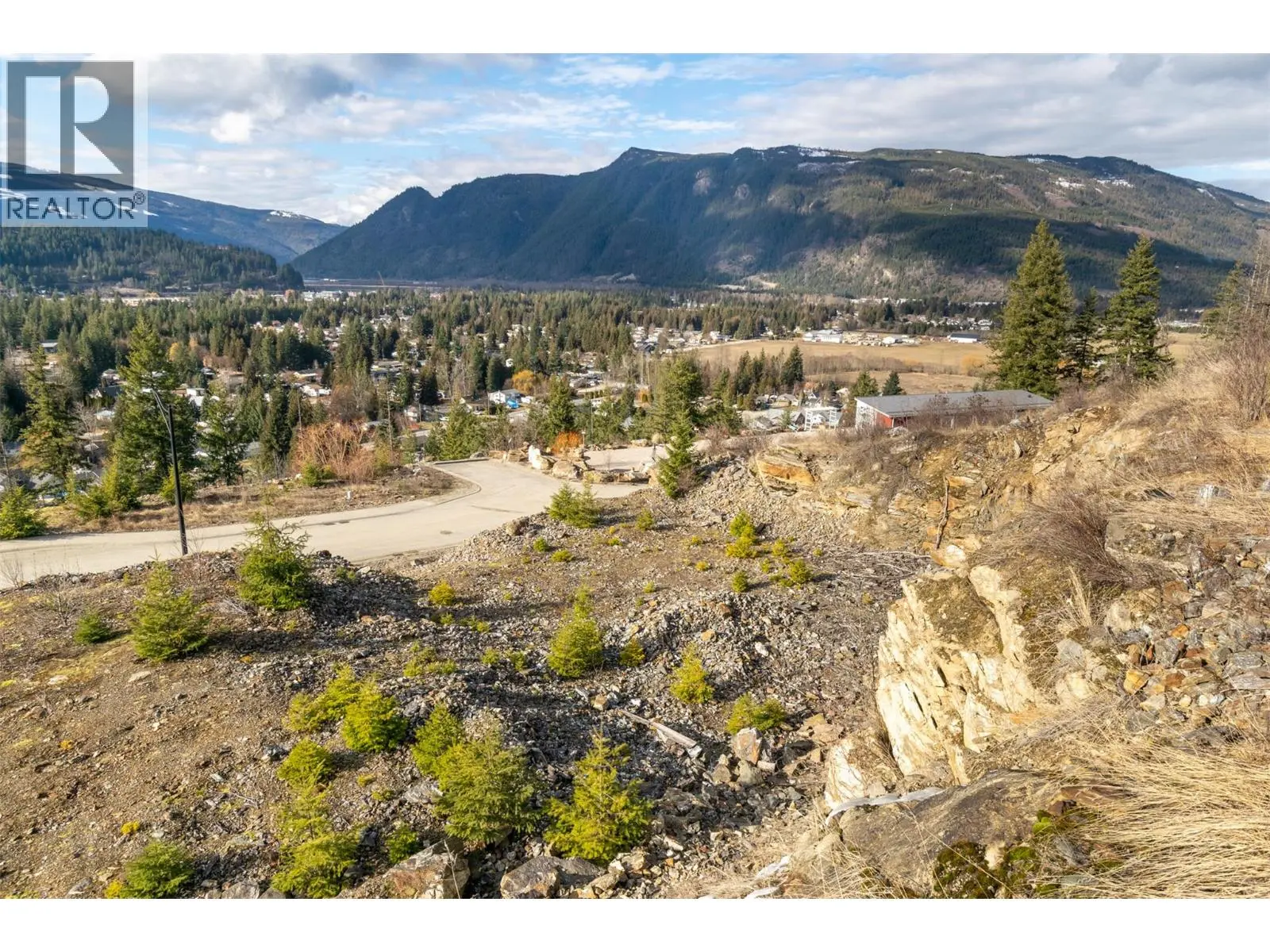 283 Bayview Drive. Sicamous, British Columbia