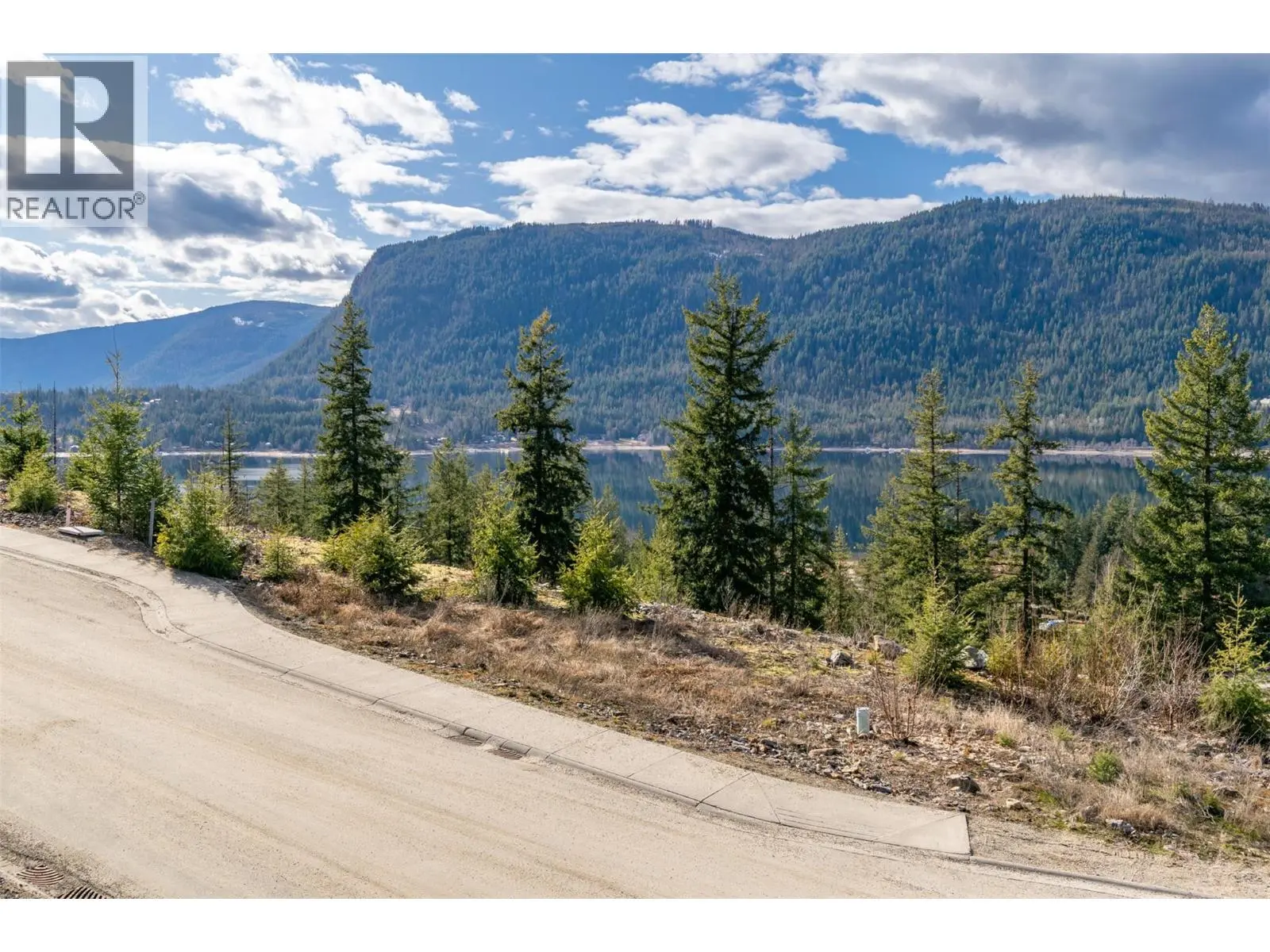 283 Bayview Drive. Sicamous, British Columbia