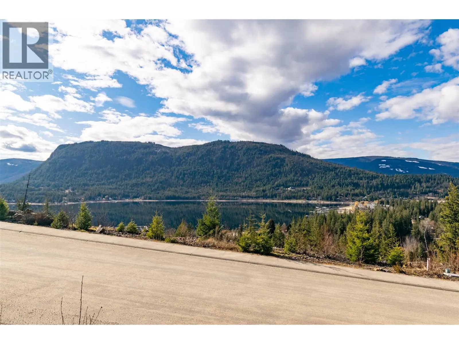 242 Stoneridge Drive. Sicamous, British Columbia