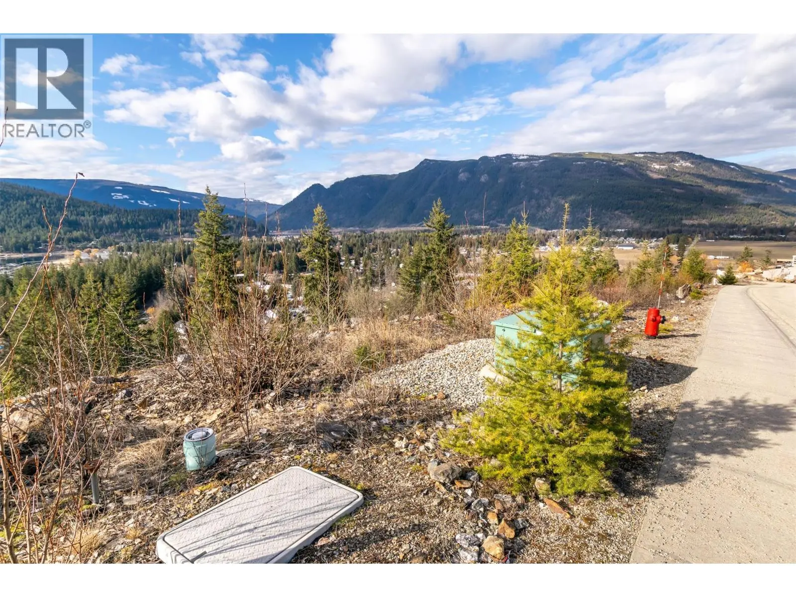 242 Stoneridge Drive. Sicamous, British Columbia