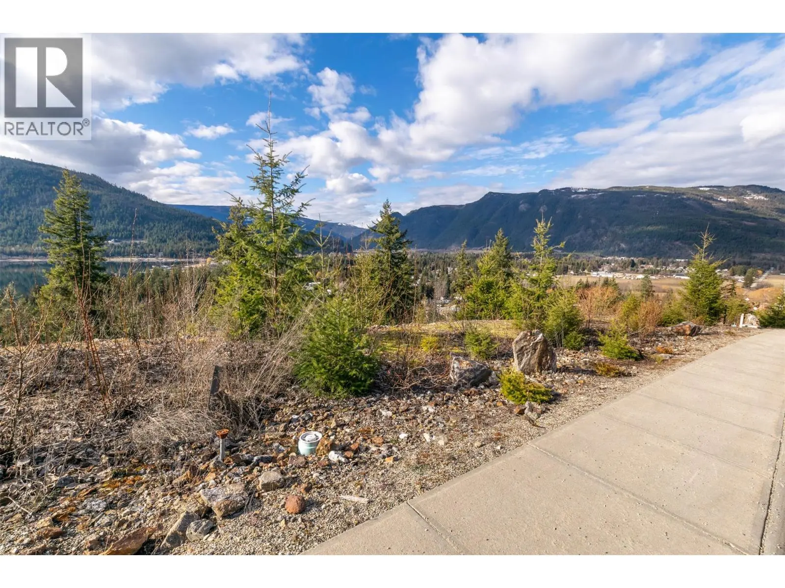 242 Stoneridge Drive. Sicamous, British Columbia