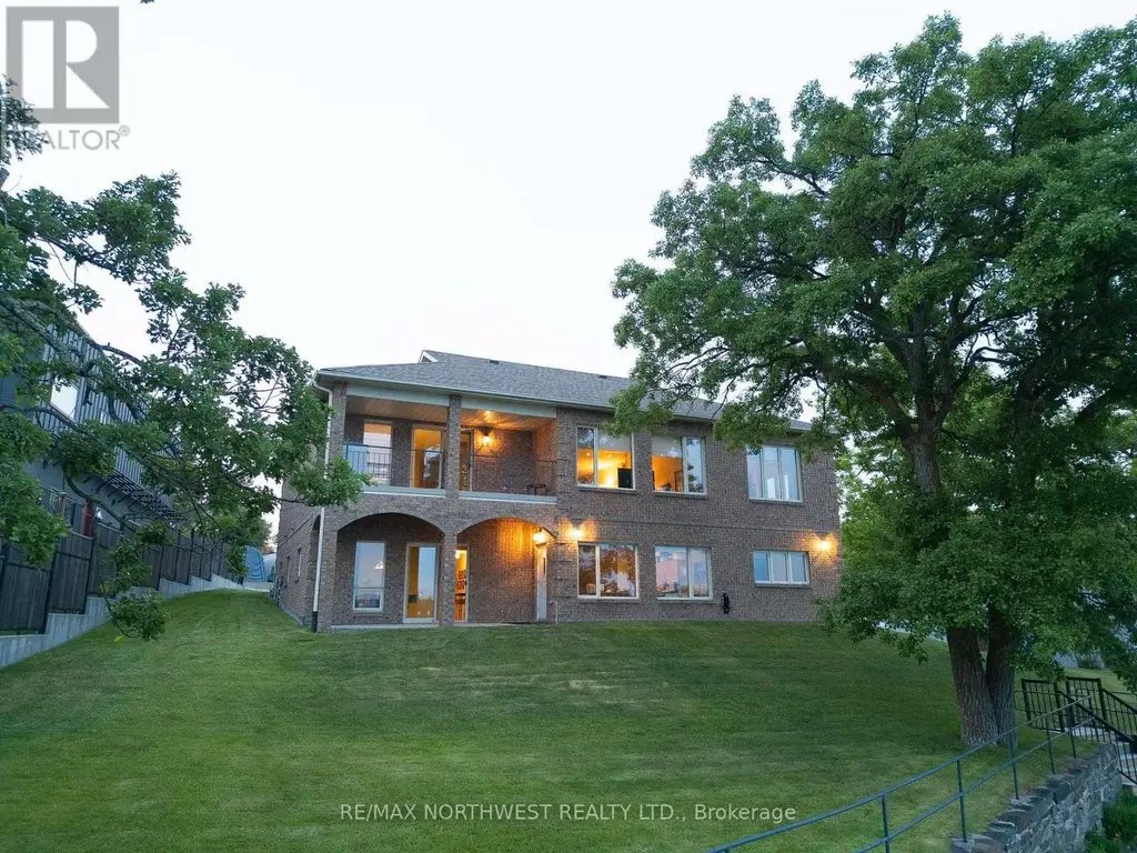 110 Lakeside Crescent, Kenora (Lakeside)