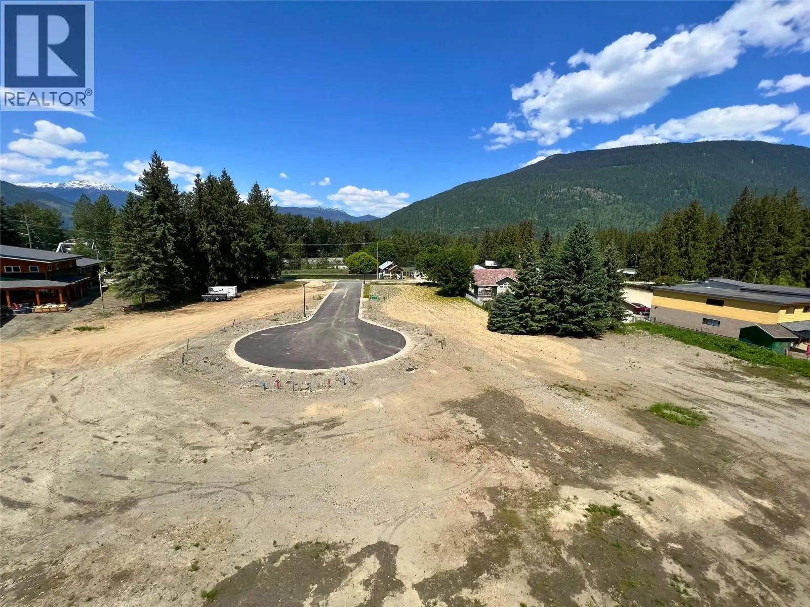 2-1445 Illecillewaet Road Lot# Sl 1. Revelstoke, British Columbia