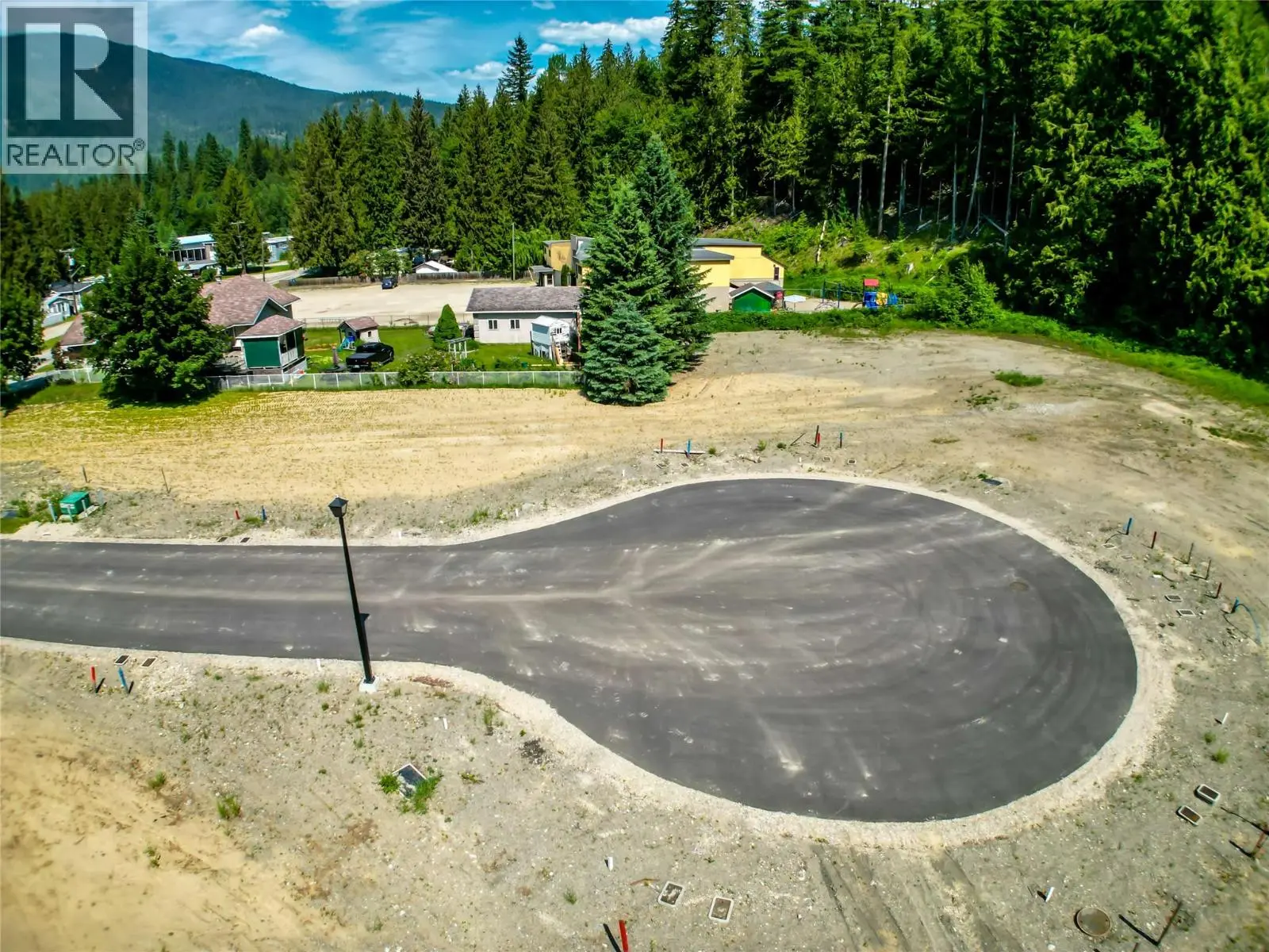 2-1445 Illecillewaet Road Lot# Sl 1. Revelstoke, British Columbia