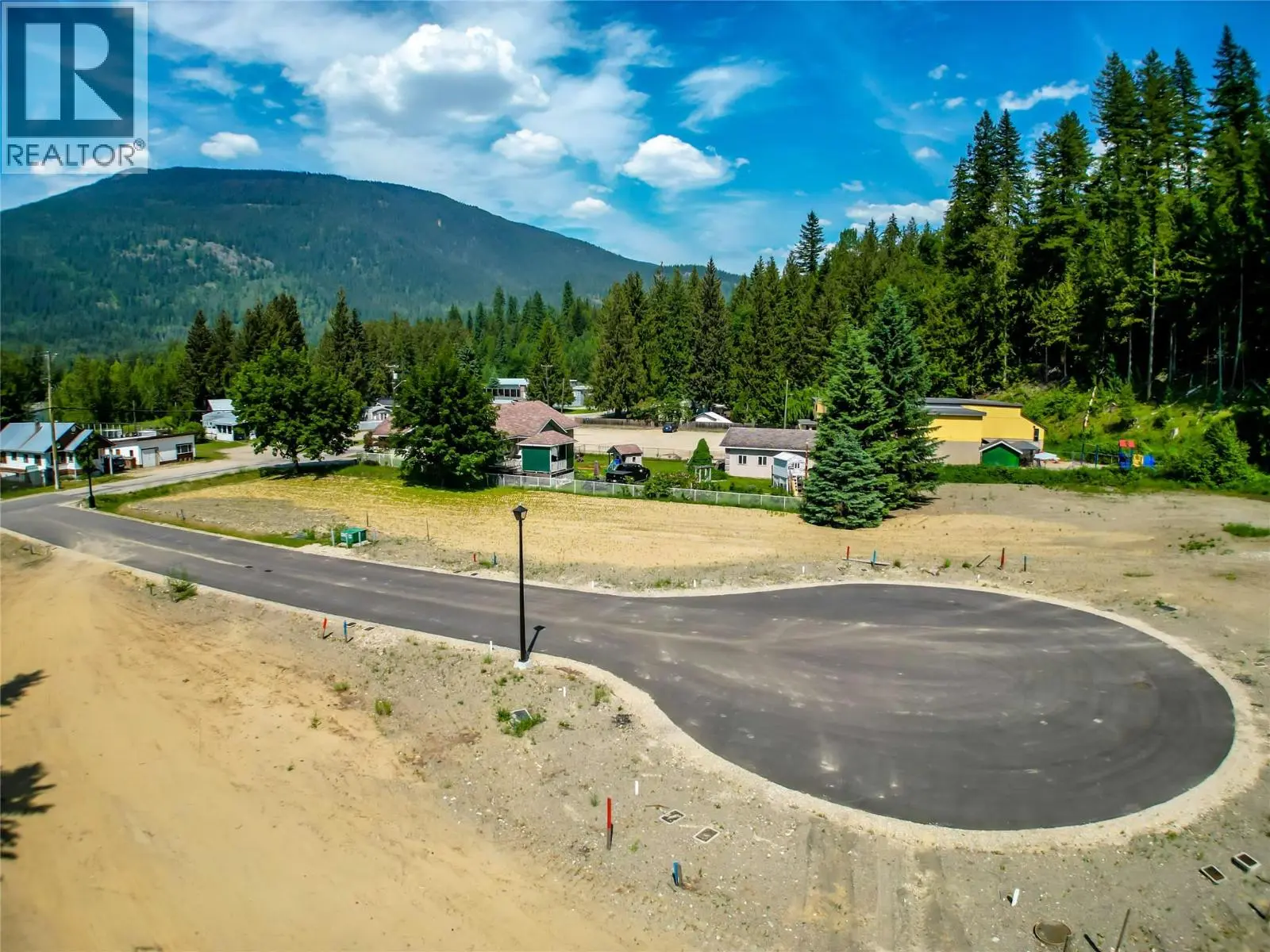 2-1445 Illecillewaet Road Lot# Sl 1. Revelstoke, British Columbia