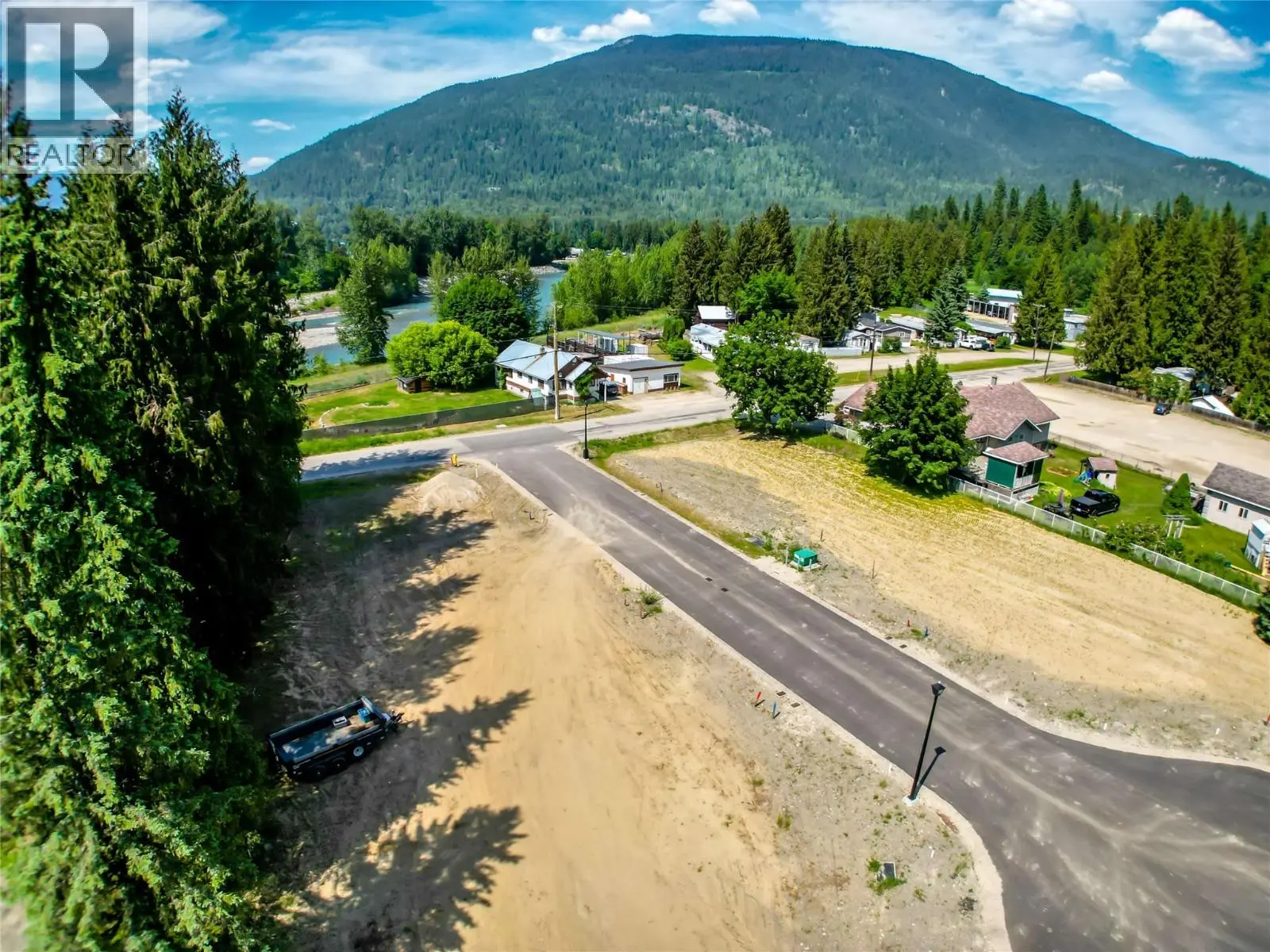 2-1445 Illecillewaet Road Lot# Sl 1. Revelstoke, British Columbia