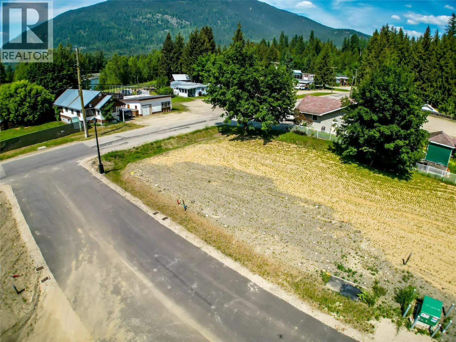 2-1445 Illecillewaet Road Lot# Sl 1. Revelstoke, British Columbia