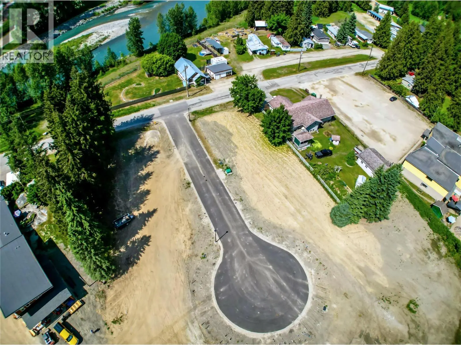 2-1445 Illecillewaet Road Lot# Sl 1. Revelstoke, British Columbia